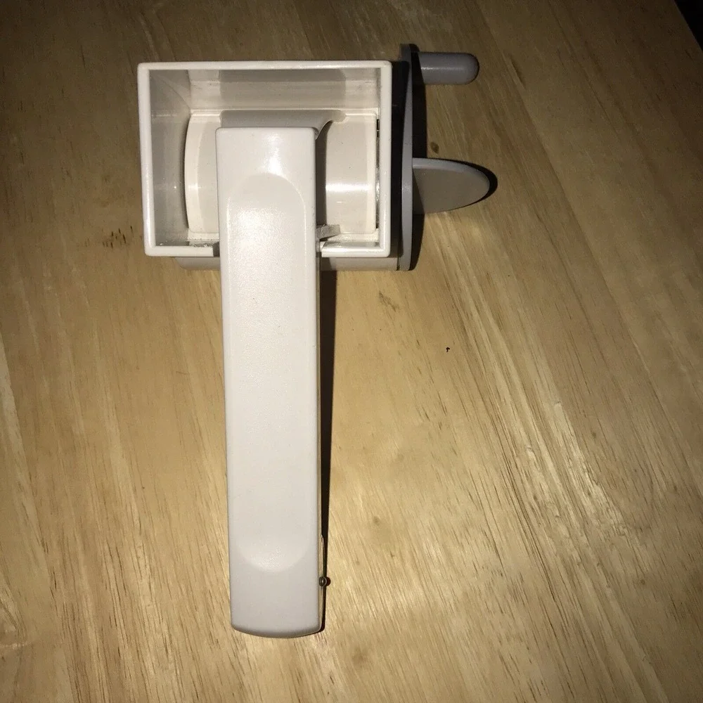The Pampered Chef Rotary Cheese Grater Coarse Barrel Nut‎ Right or Left Hand